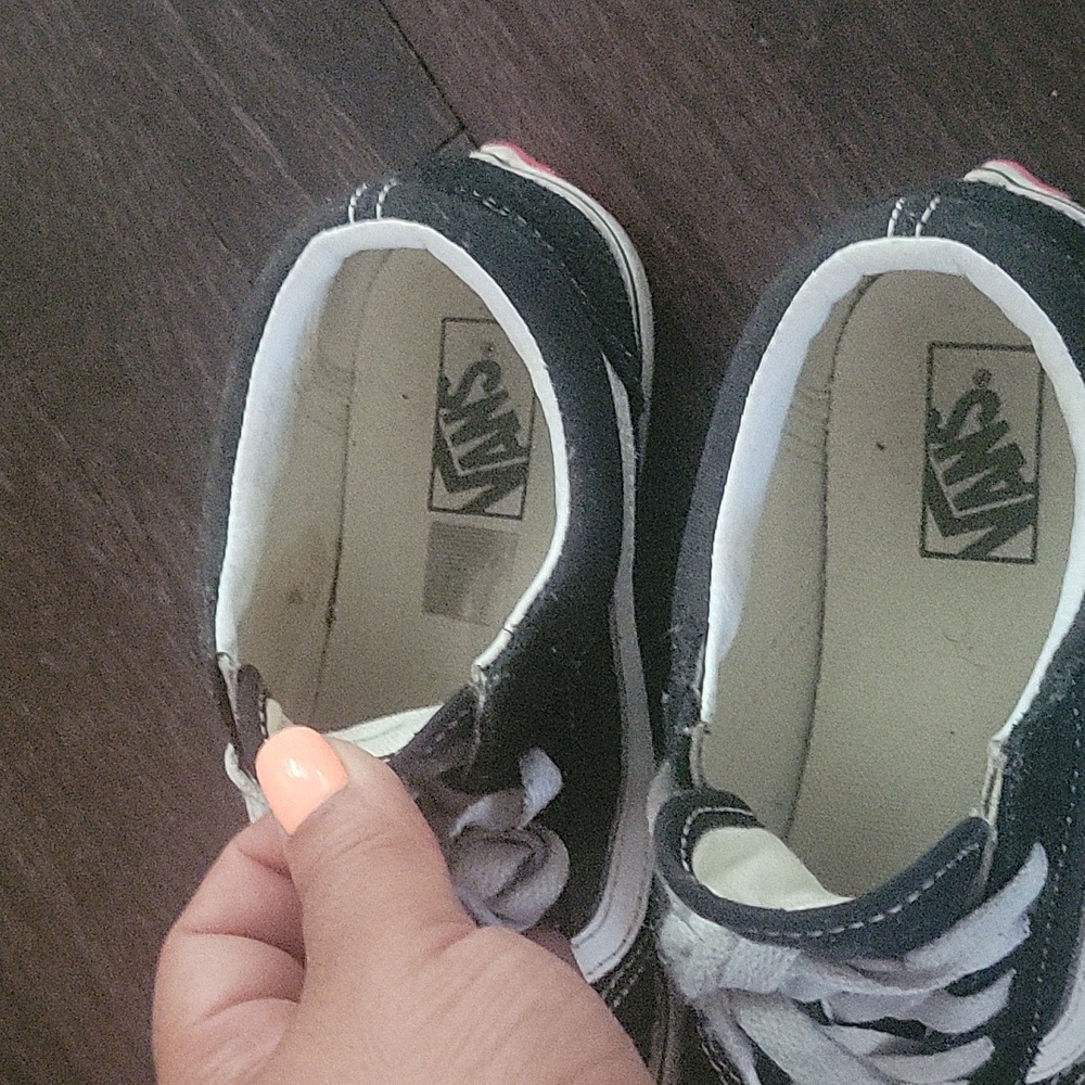 Vans - Picture 4 of 6